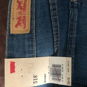 Women 518 Straight Low Rise Levi’s